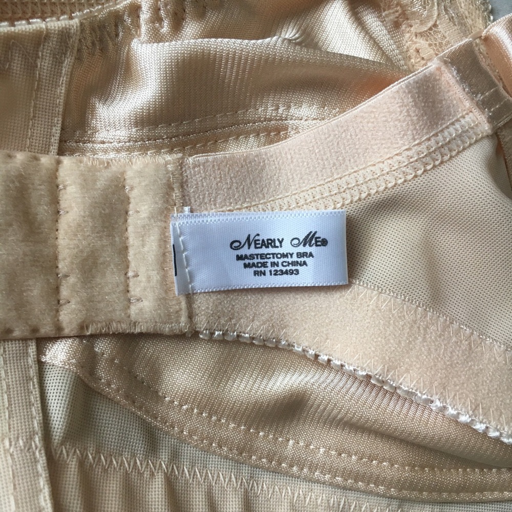 🆕Nearly Me Lace Bandeau Mastectomy Bra - Picture 8 of 9